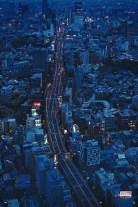 樱桃影视韩剧专区封面，韩国偶像剧场景，城市夜景背景浪漫